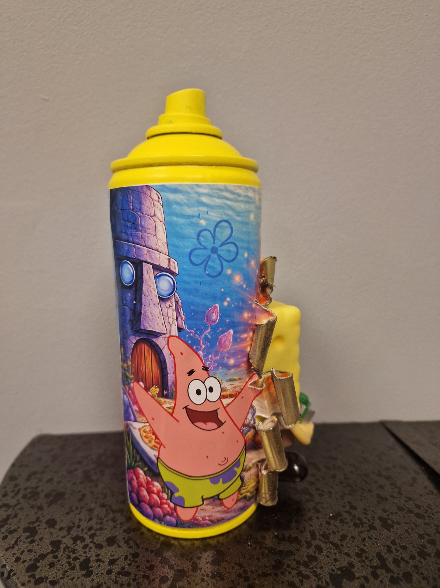 Bombe de peinture custom Bob l'éponge pop culture artisanale