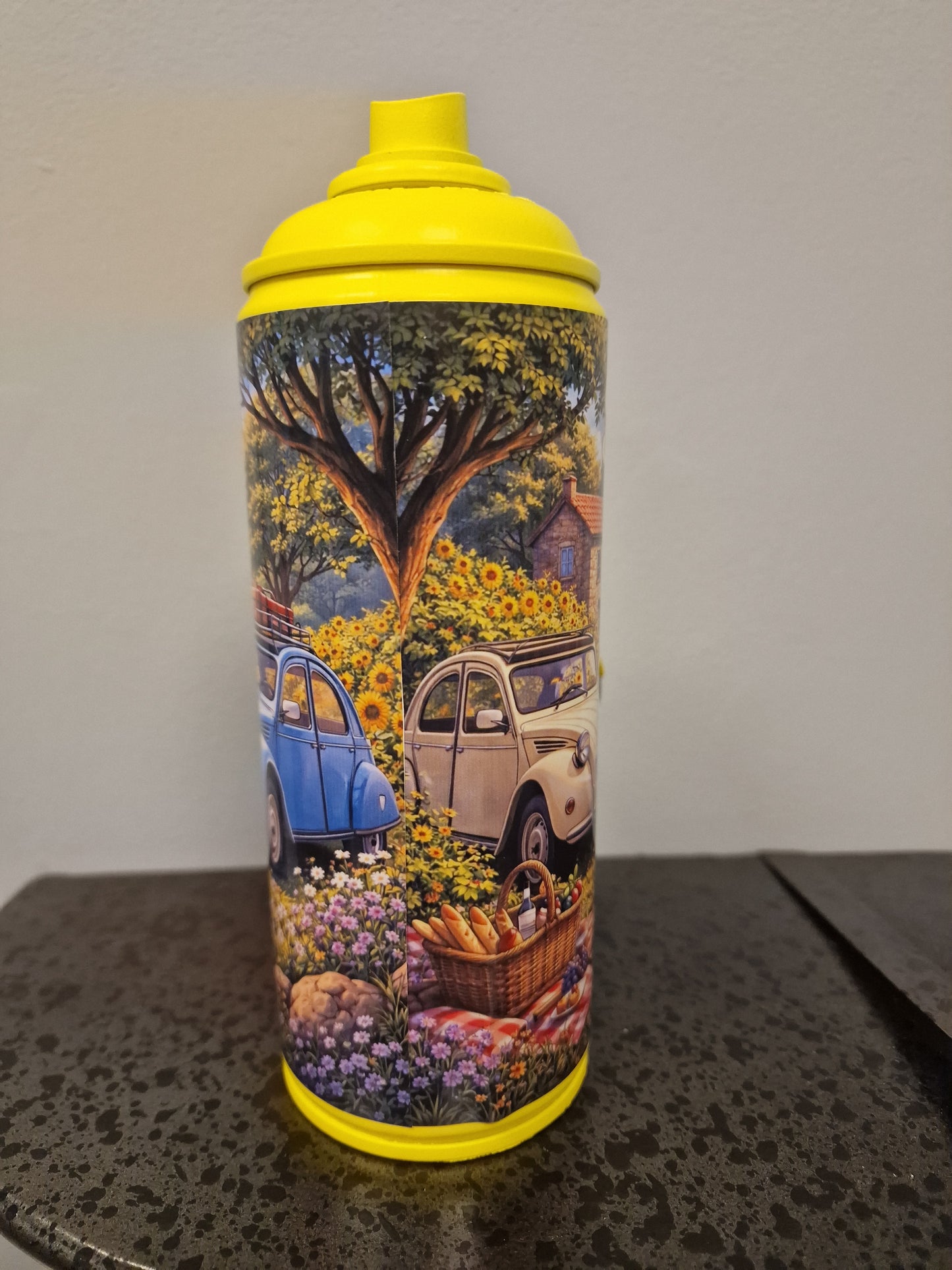 Bombe de peinture custom Citroën – Figurine 2cv pop culture artisanale