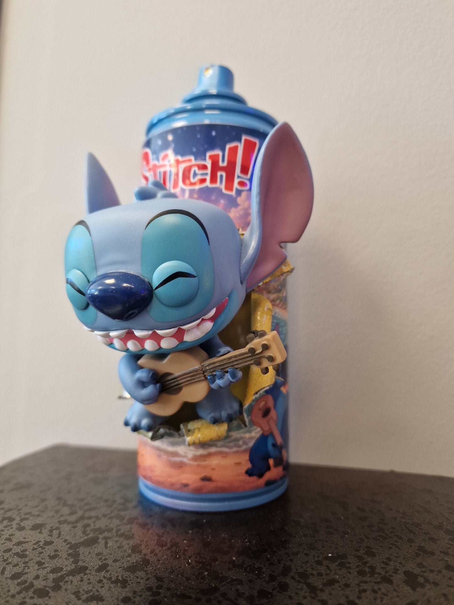 Bombe de peinture custom lilo et stitch – Figurine pop stitch pop culture artisanale