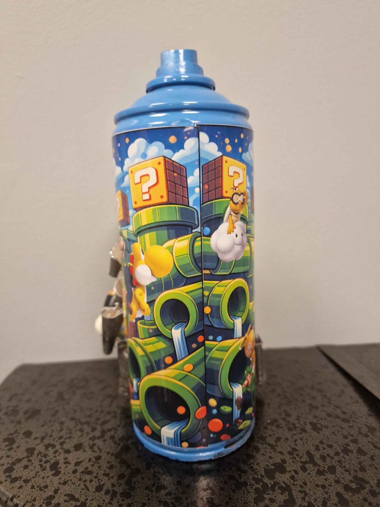Bombe de peinture custom nintendo – Figurine mario pirate pop culture artisanale
