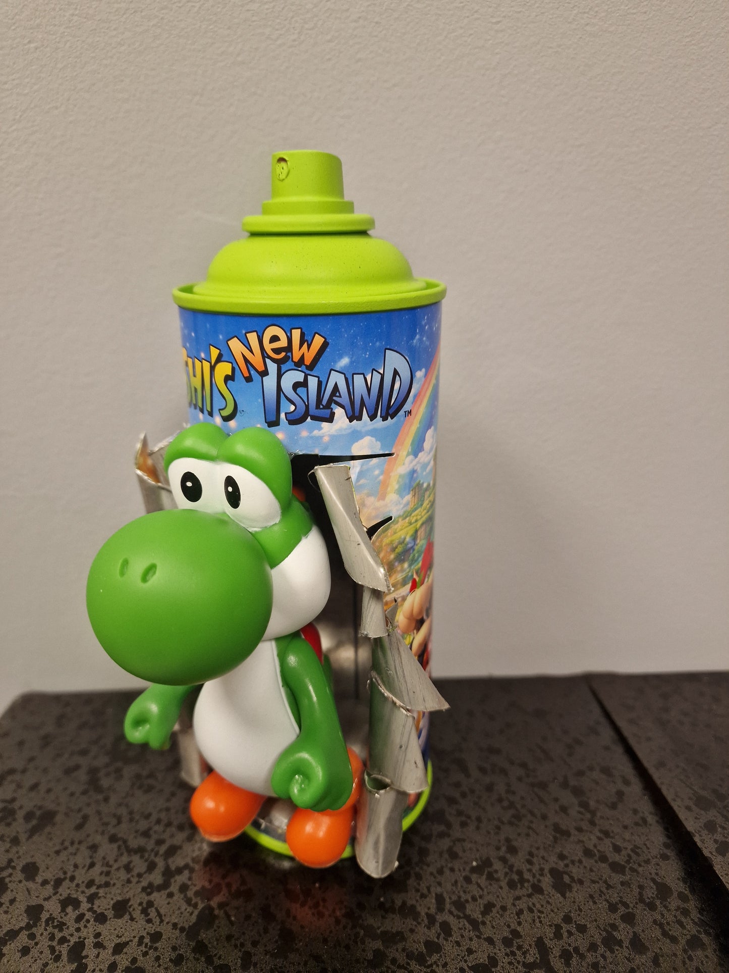 Bombe de peinture custom nintendo – Figurine yoshi 2.0 pop culture artisanale