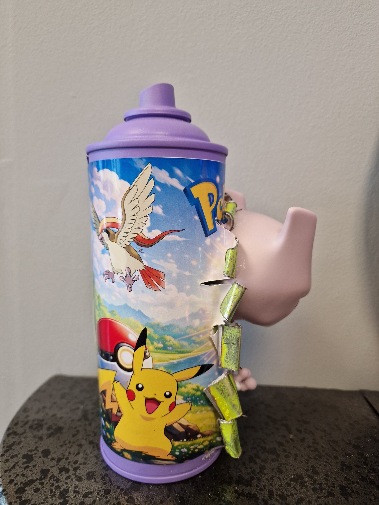 Bombe de peinture custom pokemon – Figurine mewtwo pop culture artisanale