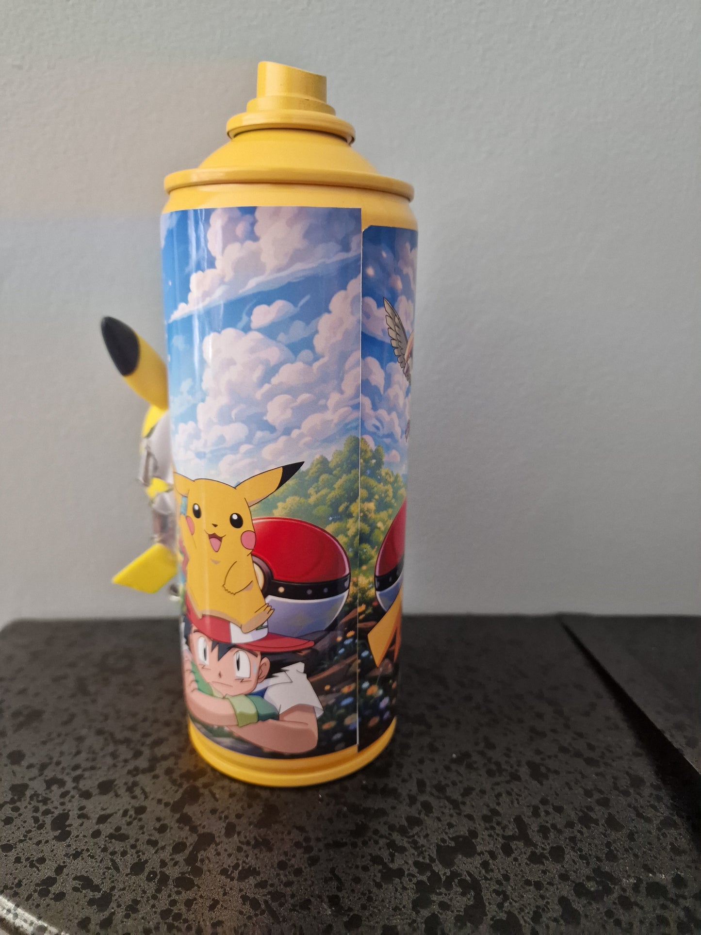 Bombe de peinture custom pokemon – Figurine pop pikachu 2 pop culture artisanale