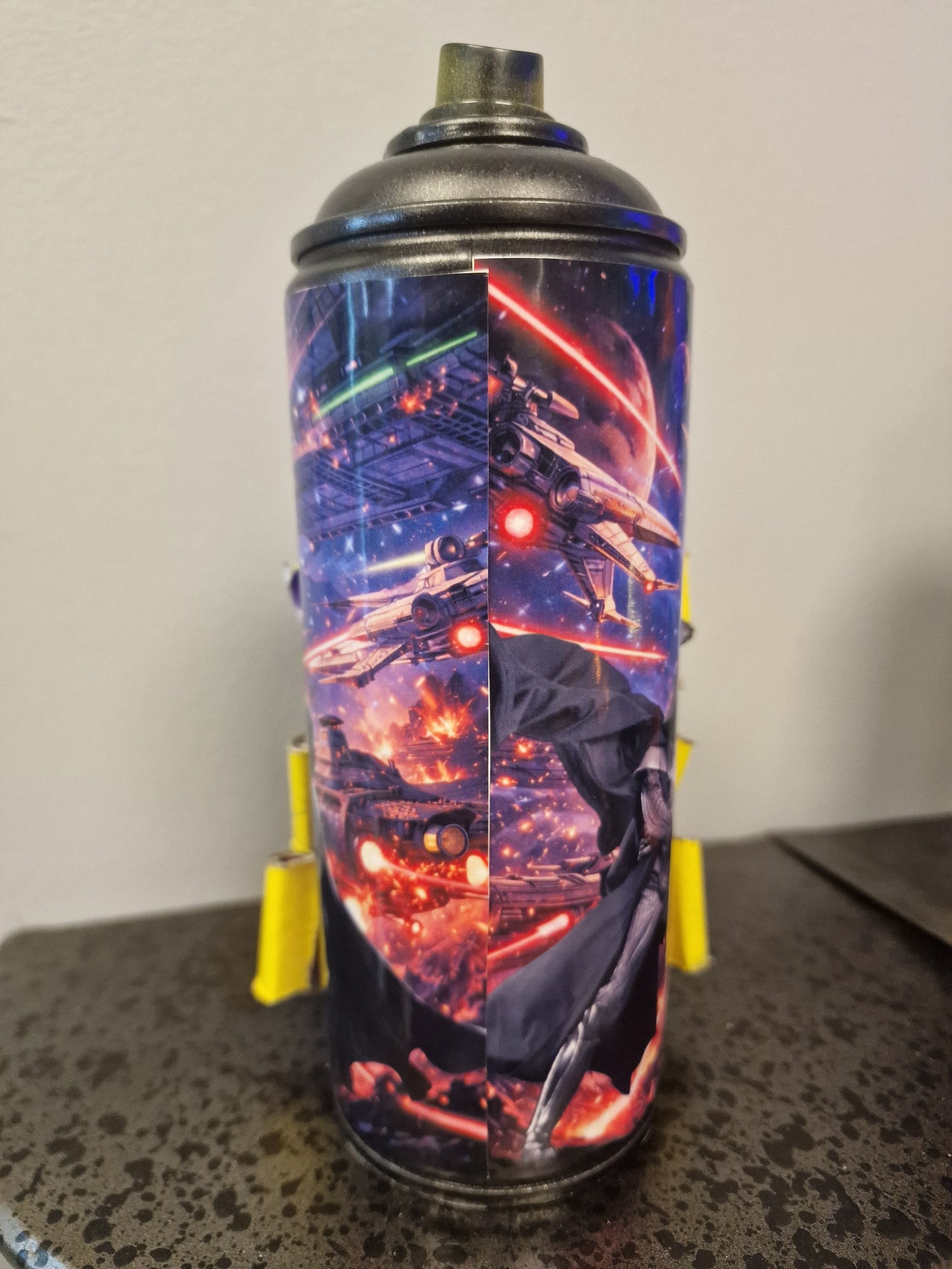 Bombe de peinture custom star wars – Figurine chewbacca pop culture artisanale