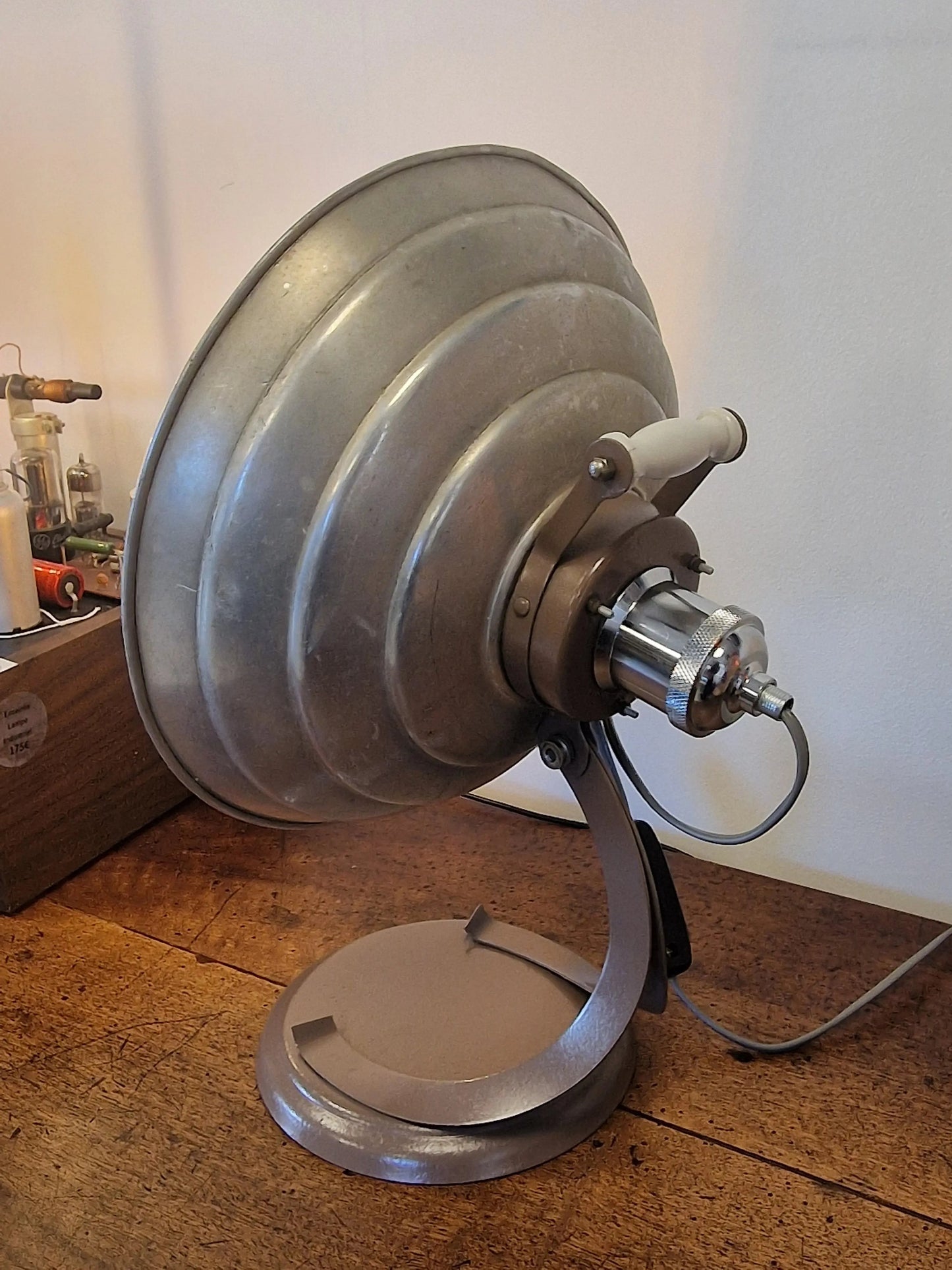 💡 Lampe Design Unique – Radiateur THERMOR Vintage Recyclé (41 x 27 cm) Vintagedison