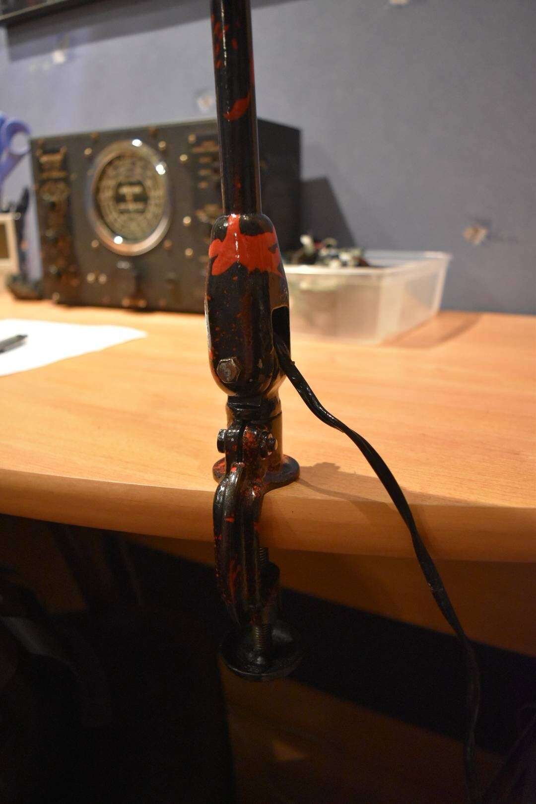 Lampe de bureau industriel
