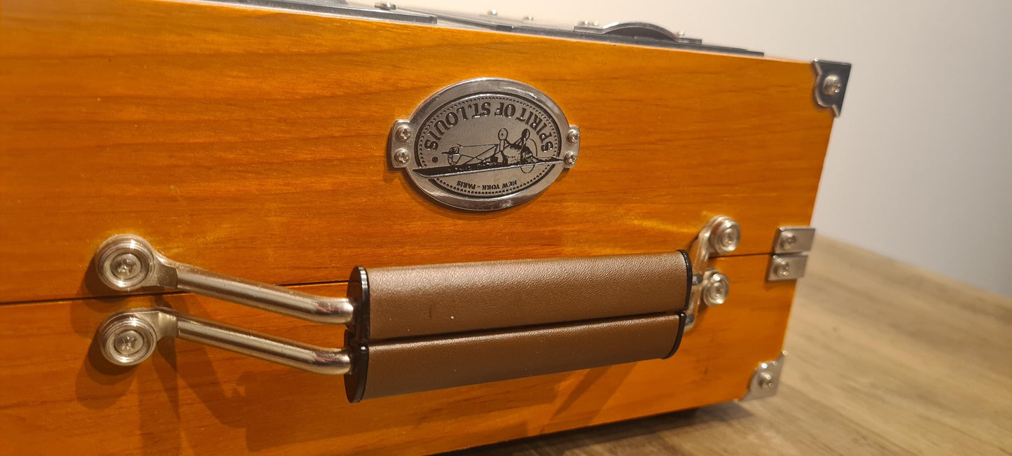 Enceinte Bluetooth 5.0 Vintage Dans Ancienne Radio Spirit Of St Louis