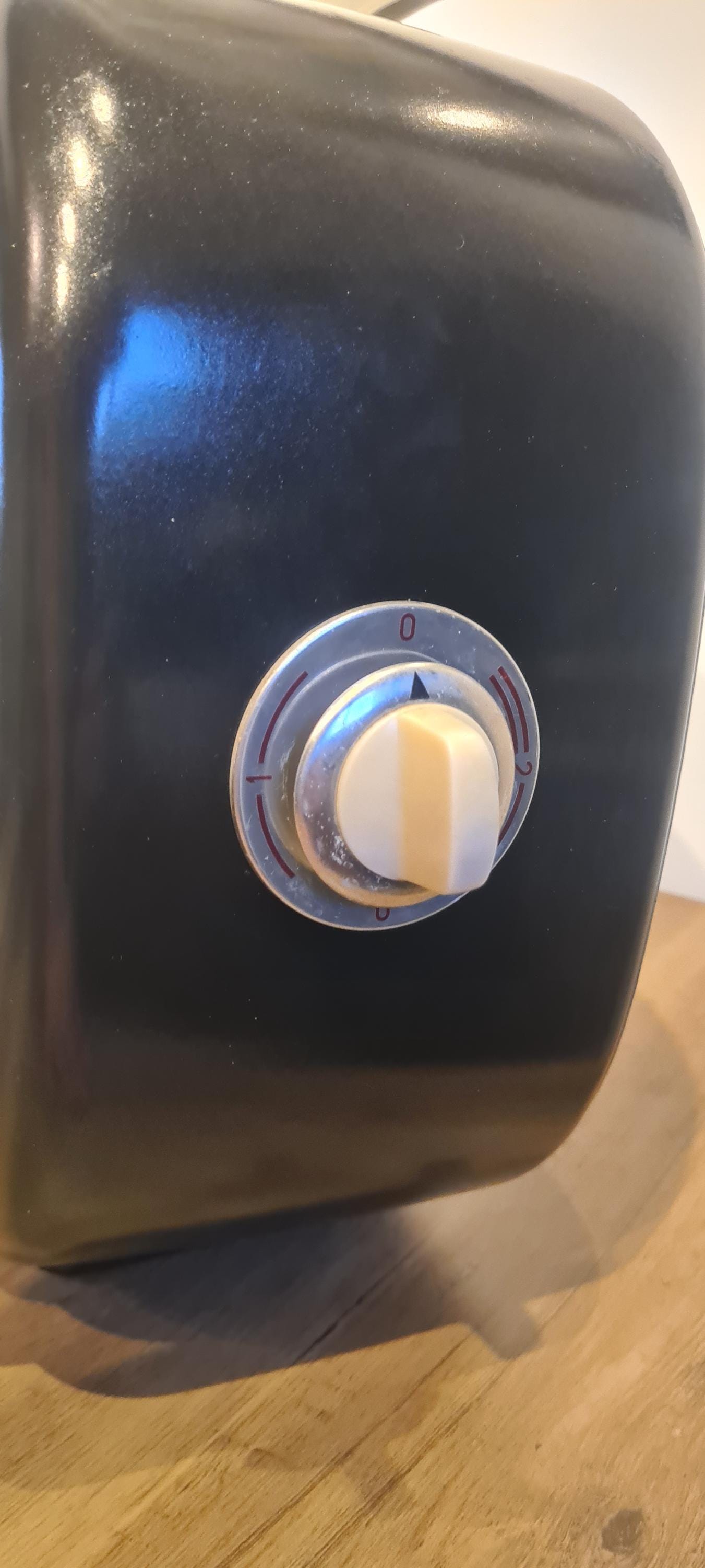 enceinte bluetooth 5.0 vintage dans ancien radiateur thermor