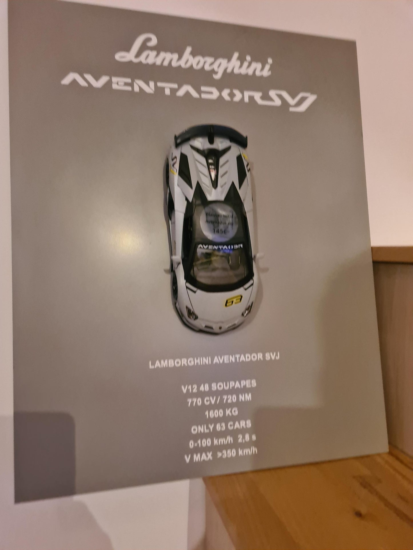 plaque metal murale Aventador svj