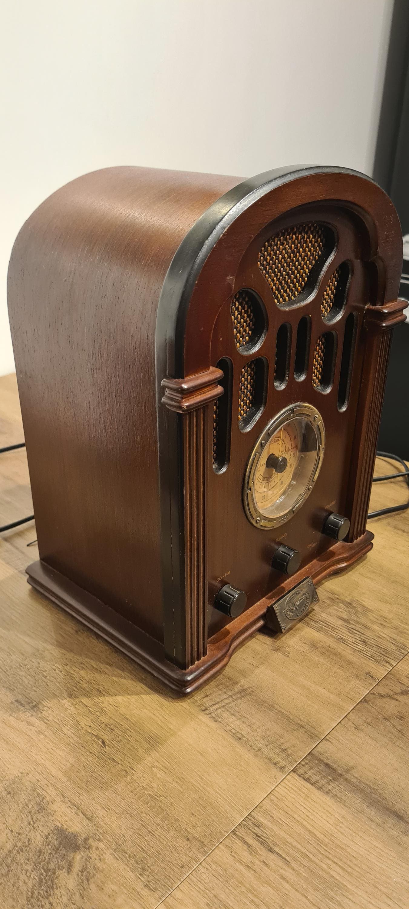 enceinte bluetooth 5.0 vintage dans ancienne radio.
