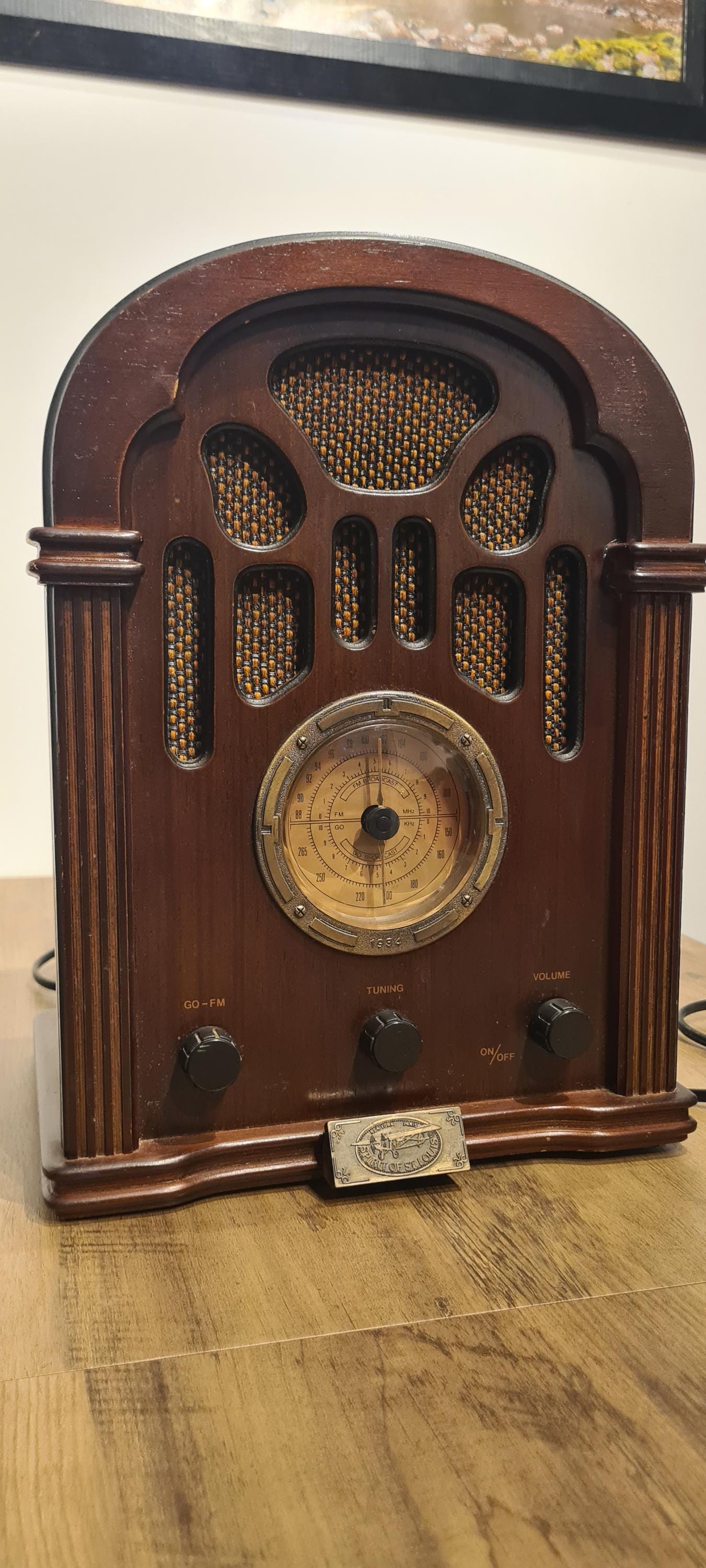 enceinte bluetooth 5.0 vintage dans ancienne radio.