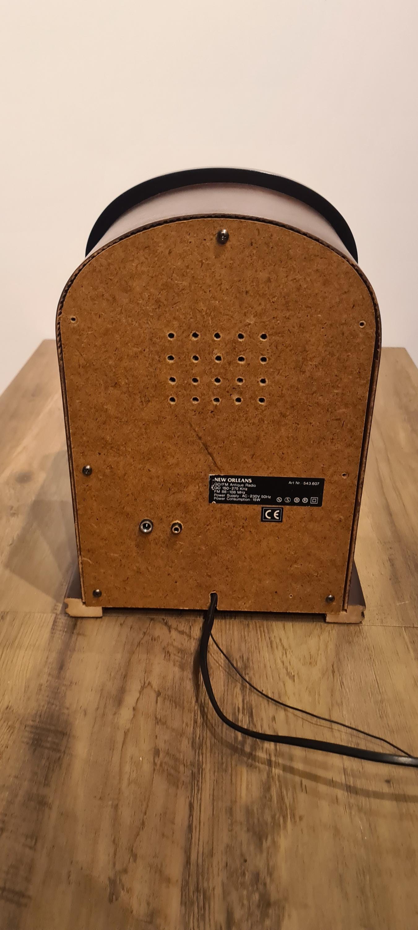 enceinte bluetooth 5.0 vintage dans ancienne radio.