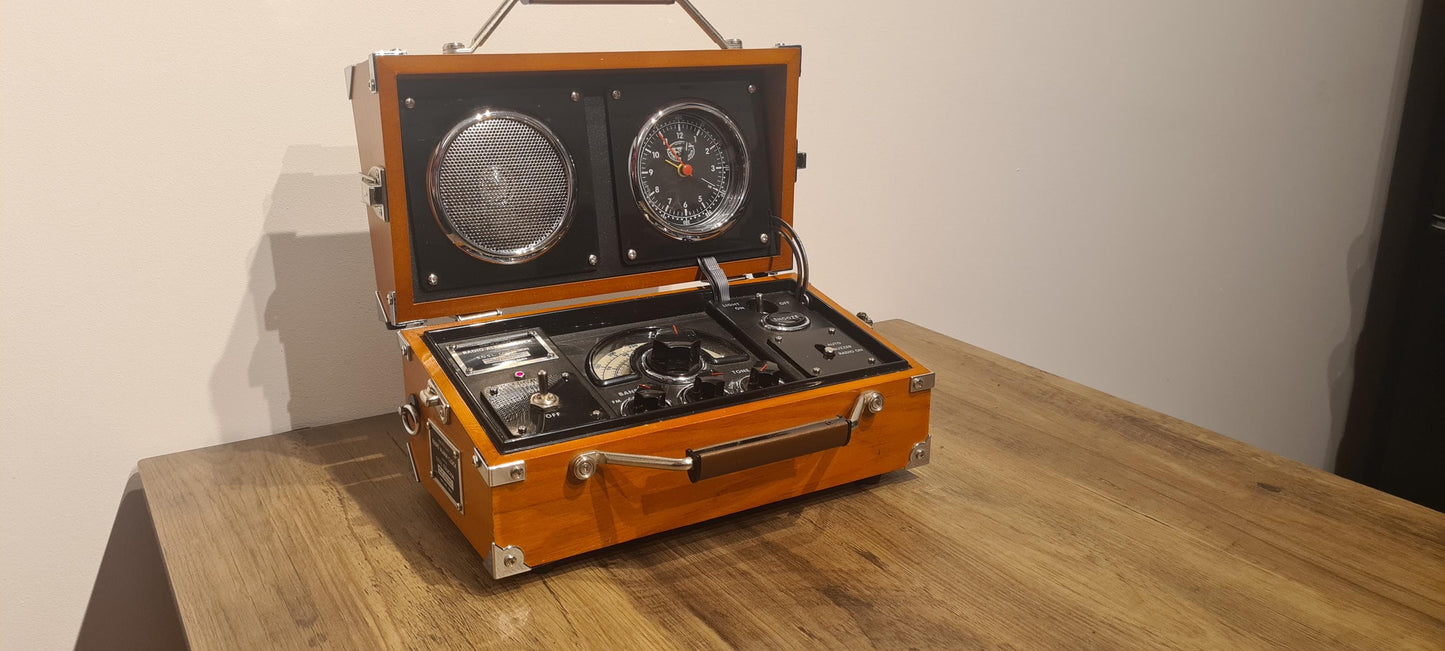 Enceinte Bluetooth 5.0 Vintage Dans Ancienne Radio Spirit Of St Louis