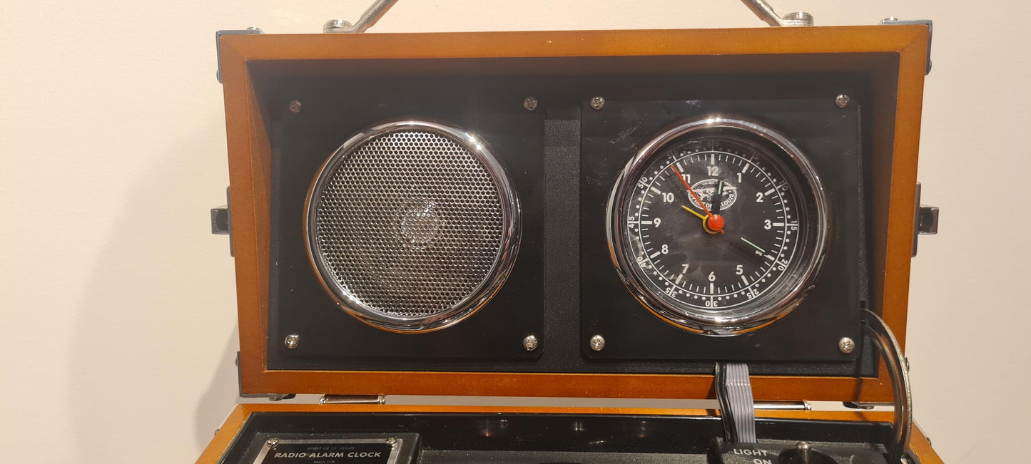 Enceinte Bluetooth 5.0 Vintage Dans Ancienne Radio Spirit Of St Louis