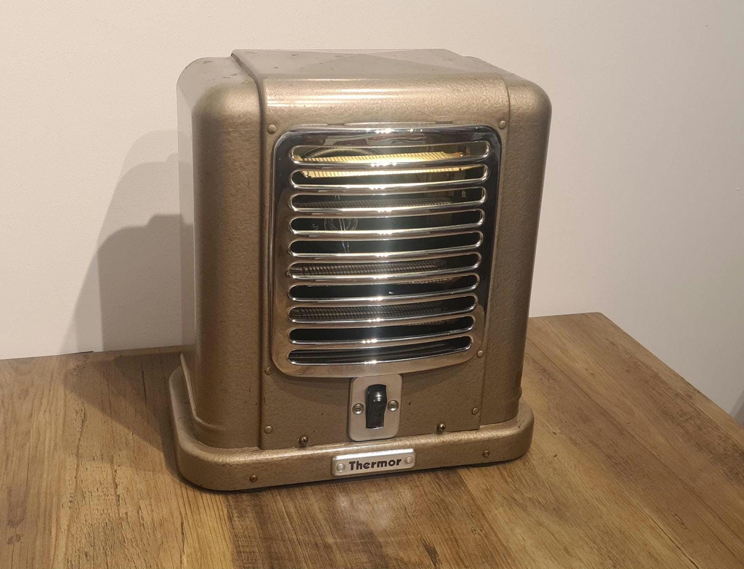 enceinte bluetooth 5.0 vintage dans ancien radiateur thermor