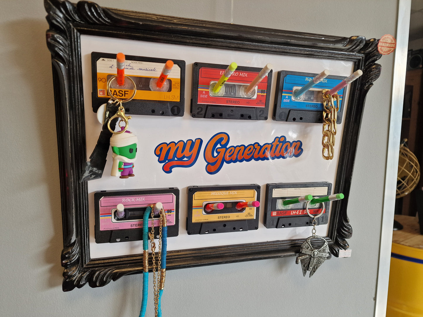 Cadre porte-clés rétro années 80 – “My Generation” avec 6 cassettes audio et crayon