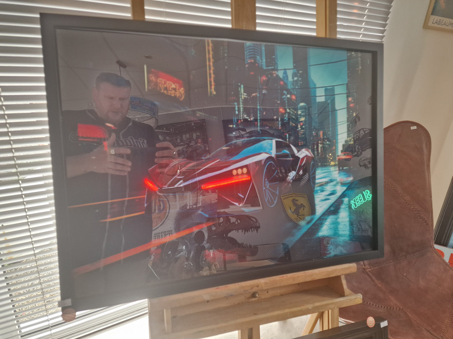 Cadre voiture futuriste 54×74 avec néons rouges – Voiture cyberpunk – Création artisanale Ardèche