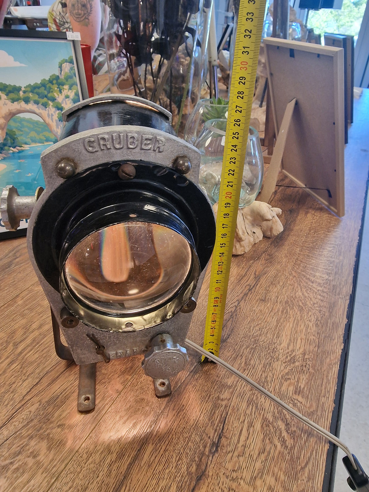 Ancien projecteur GRUBER transformé en lampe – Luminaire industriel vintage