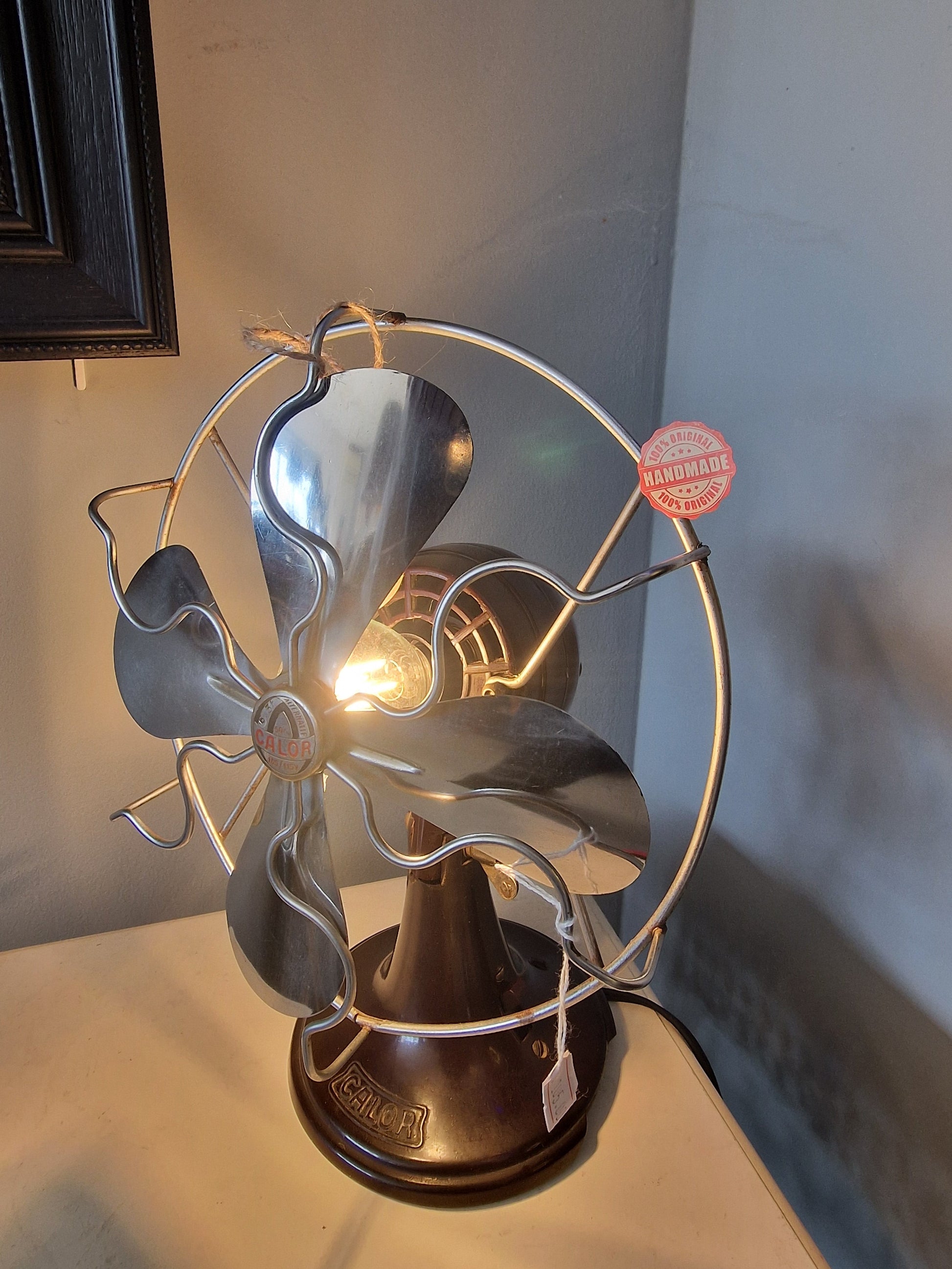 Lampe ancien ventilateur Calor – création vintage artisanale upcyclée Vintagedison
