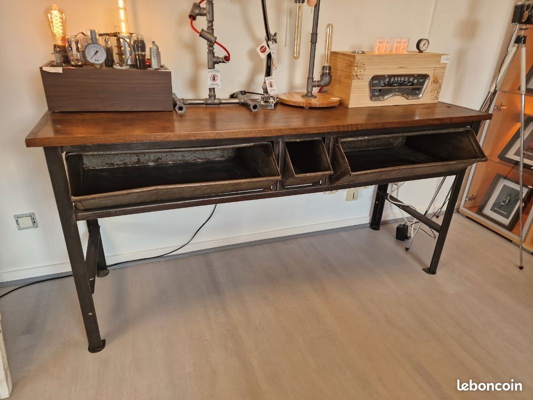 Table Industrielle avec 3 Tiroirs Amovibles – Design Modulable et Authentique Vintagedison