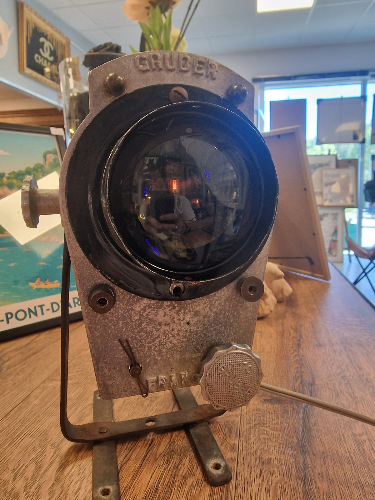 Ancien projecteur GRUBER transformé en lampe – Luminaire industriel vintage