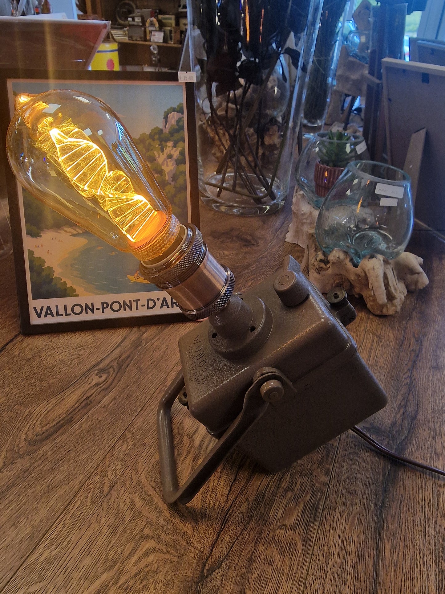 Ancienne lampe SNCF Wonder transformée en lampe déco – Création industrielle vintage 2 VINTAGEDISON
