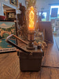 Ancienne lampe SNCF Wonder transformée en lampe déco – Création industrielle vintage 2 VINTAGEDISON