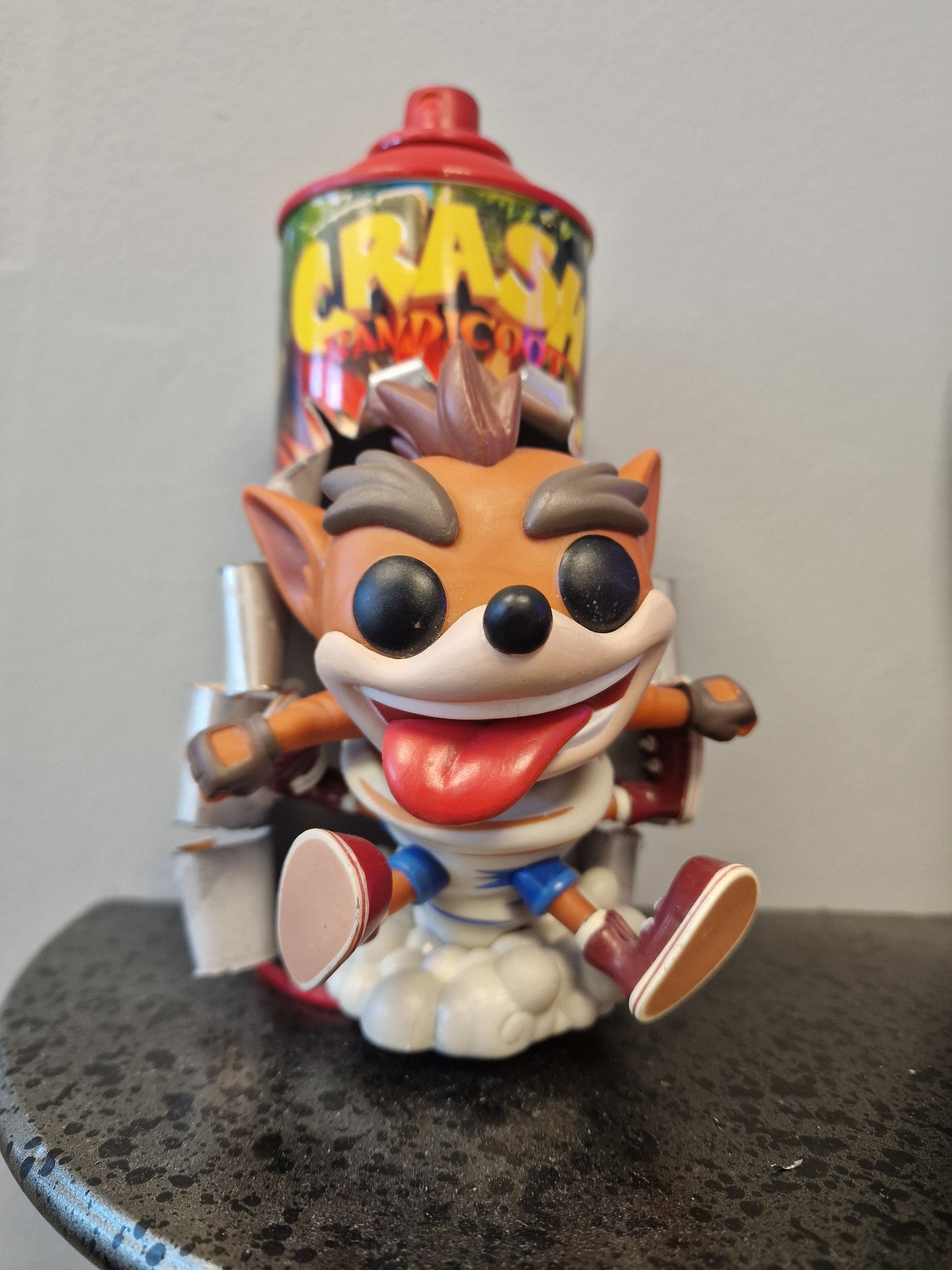 Bombe de peinture custom crash bandicoot