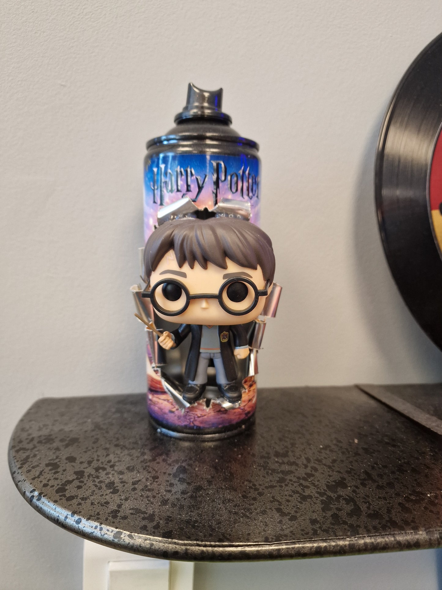 Bombe de peinture Harry Potter Customisée – Décoration Geek & Pop Art 3D avec Figurine | Pièce Artisanale Unique