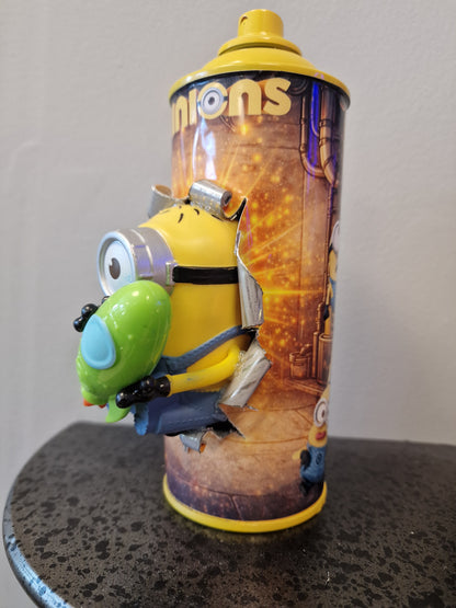 Bombe de peinture custom minions– Figurine des minions spacial pop culture artisanale