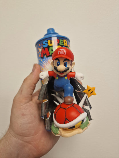 Bombe de peinture custom nintendo  – Figurine mario soccer pop culture artisanale