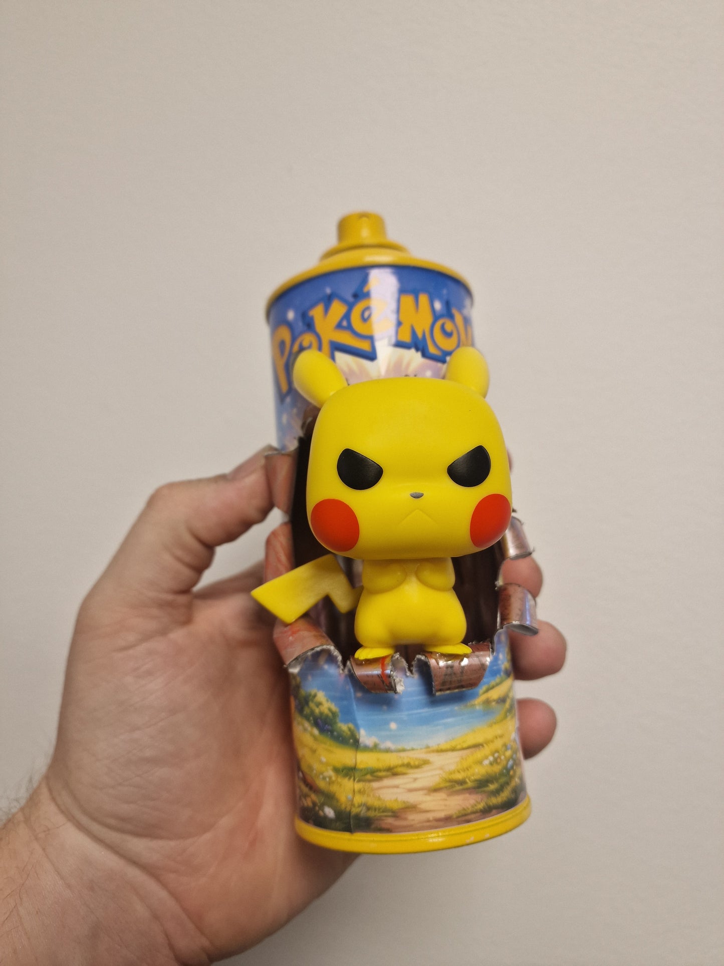 Bombe de peinture custom pokemon – Figurine pop pikachu pop culture artisanale