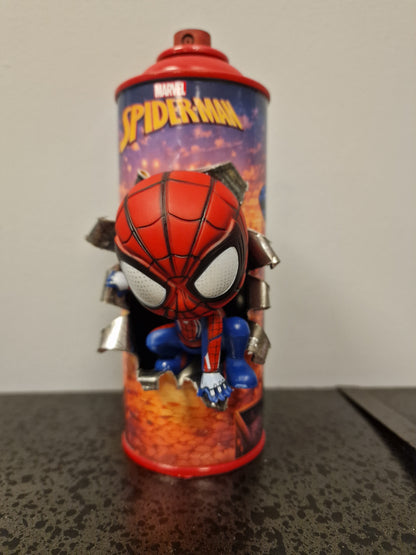 Bombe de peinture custom marvel – Figurine  little Spiderman pop culture artisanale