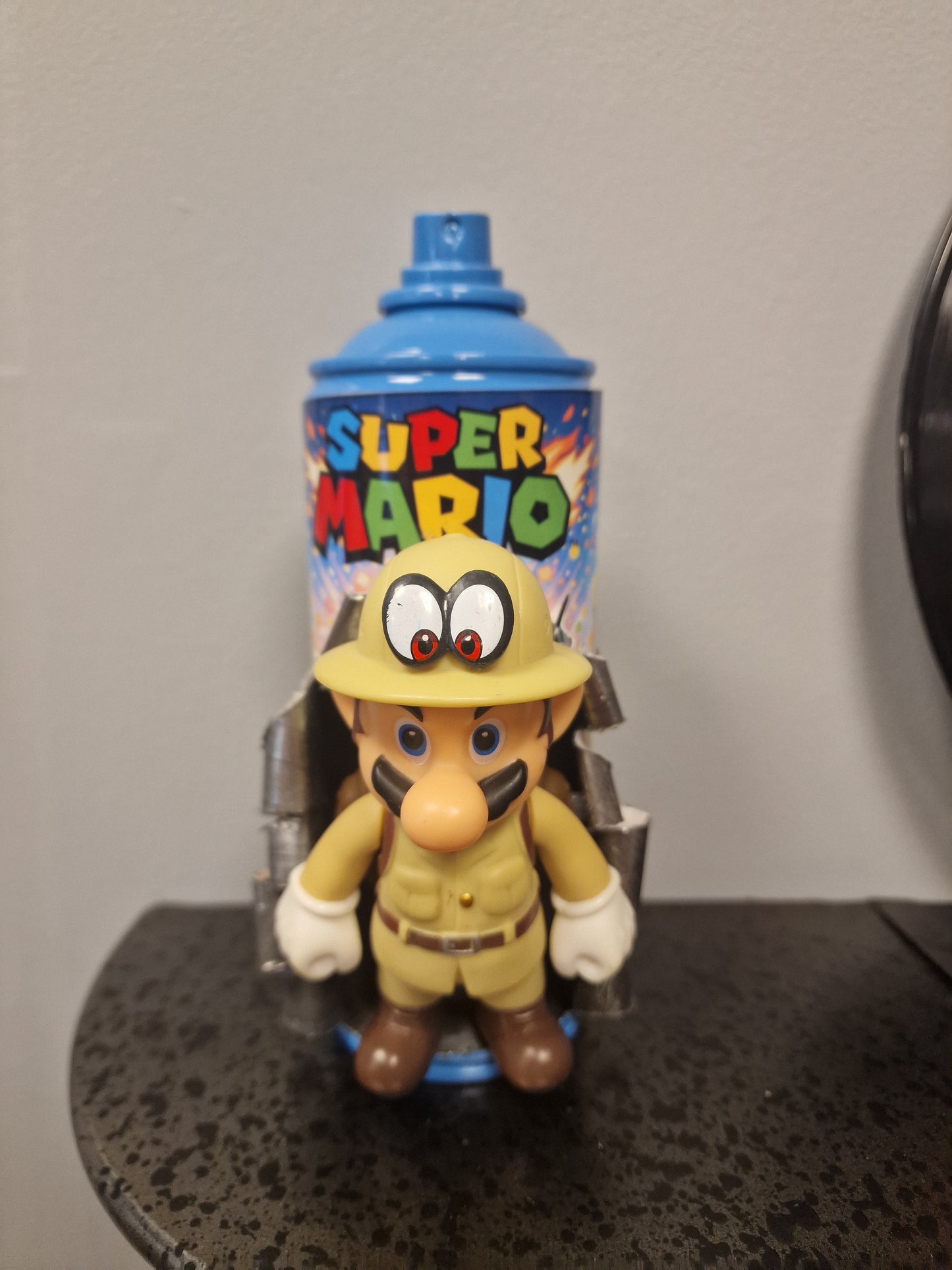 Bombe de peinture custom nintendo  – Figurine mario safari  pop culture artisanale