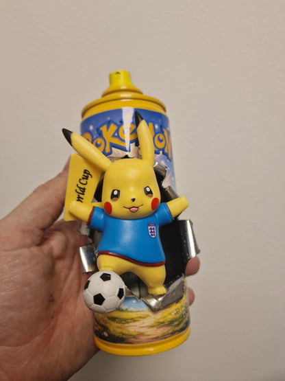 Bombe de peinture custom pokemon – Figurine pikachu  football 2 pop culture artisanale