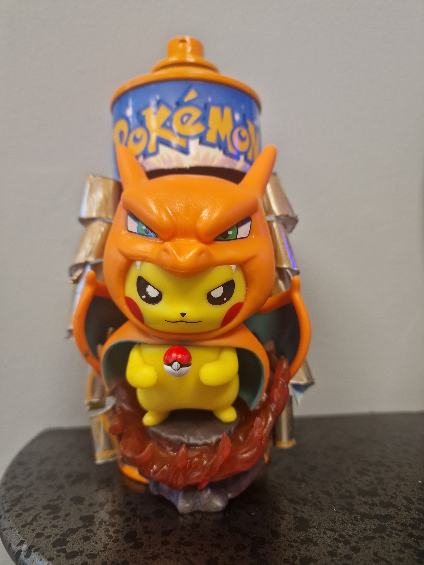 Bombe de peinture custom pokemon – Figurine pikachu dracofeu pop culture artisanale