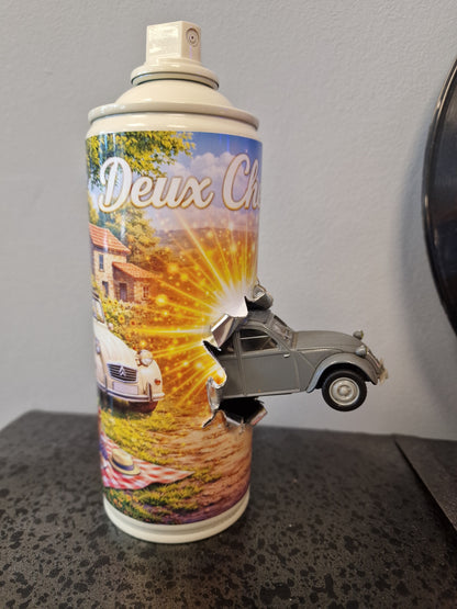 Bombe de peinture custom Citroën – Figurine 2cv  grise pop culture artisanale