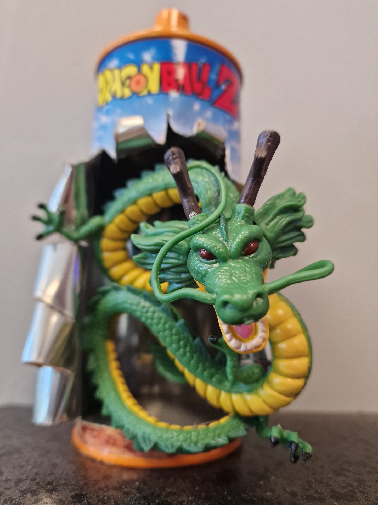 Bombe de peinture custom dragon ball z – Figurine shenron  pop culture artisanale