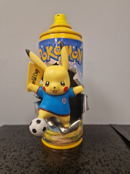 Bombe de peinture custom pokemon – Figurine pikachu  football 2 pop culture artisanale