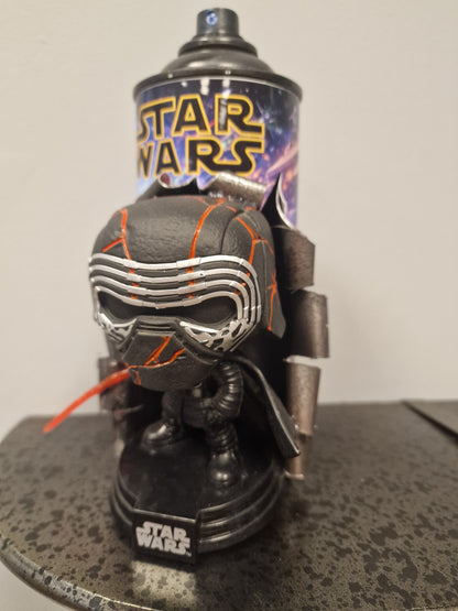 Bombe de peinture custom star wars – Figurine kylo ren pop culture artisanale