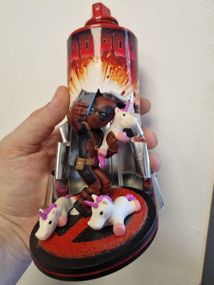 Bombe de peinture custom marvel – Figurine pop deadpool pop licorne culture artisanale