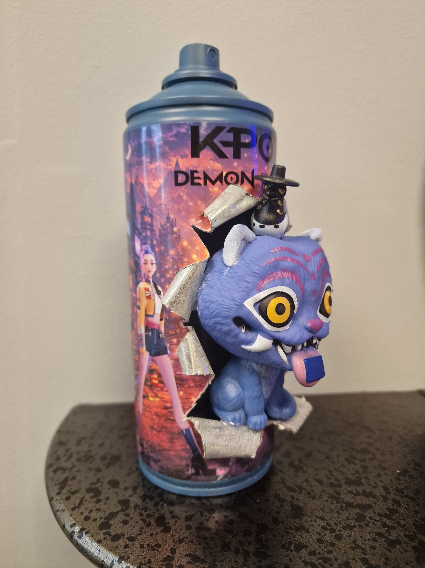 Bombe de peinture custom pokemon – Figurine Kpop demon hunter pop culture artisanale