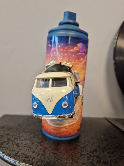 Bombe de peinture custom Volkswagen – Figurine combi pop culture artisanale