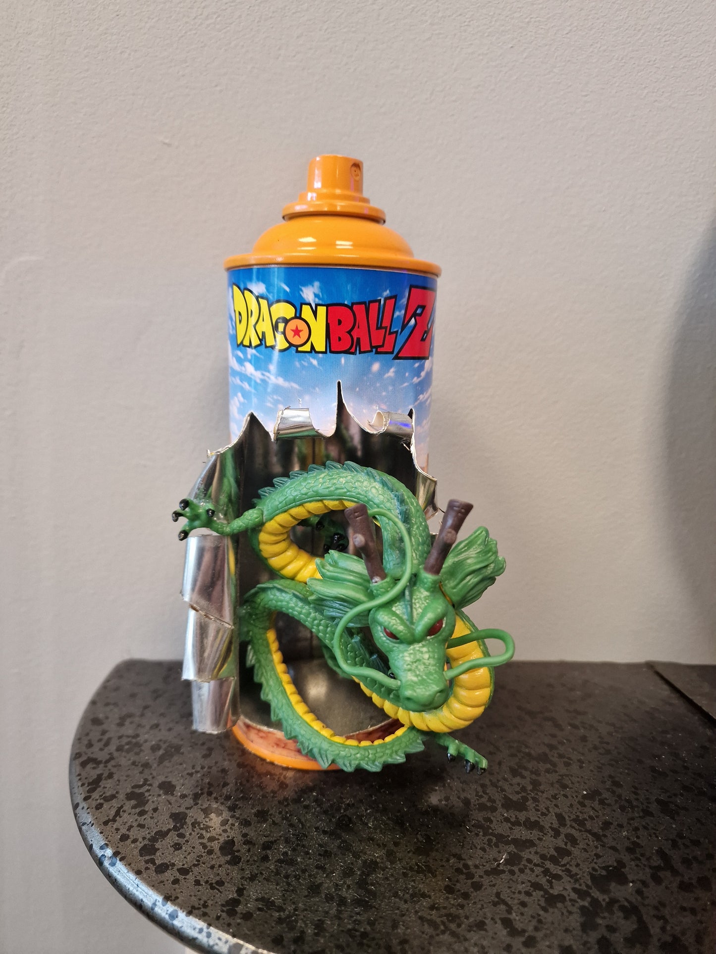 Bombe de peinture custom dragon ball z – Figurine shenron  pop culture artisanale