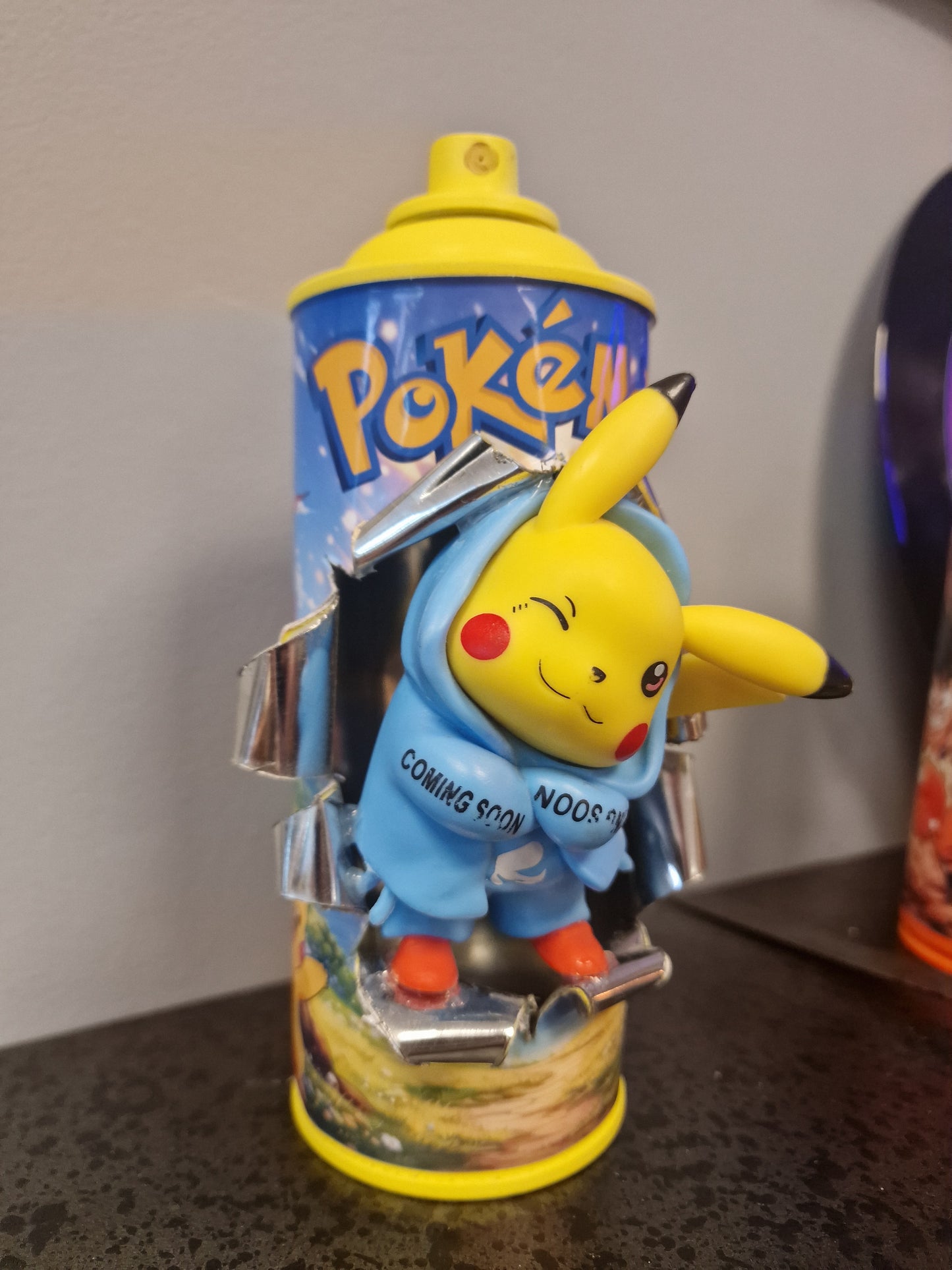 Bombe de peinture custom pokemon – Figurine pikachu 2  pop culture artisanale