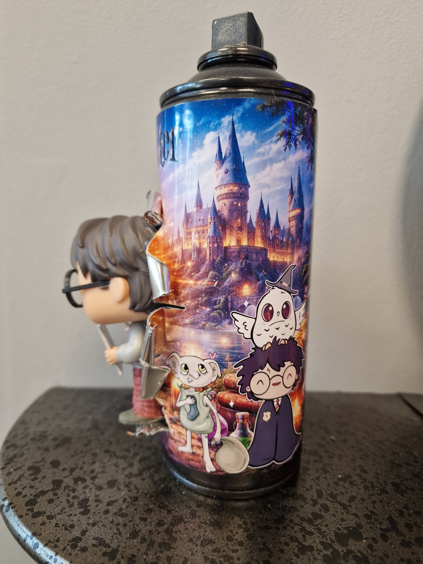 Bombe de peinture Harry Potter Customisée 2 – Décoration Geek & Pop Art 3D avec Figurine | Pièce Artisanale Unique