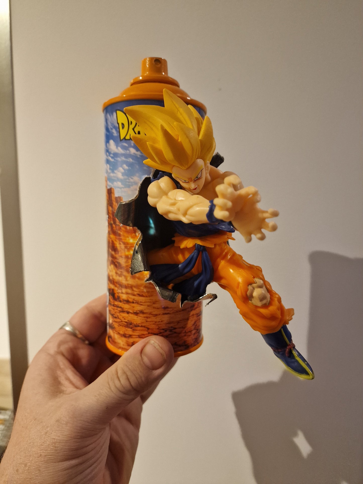 Bombe de peinture custom dragon ball z – Figurine sangoku pop culture artisanale