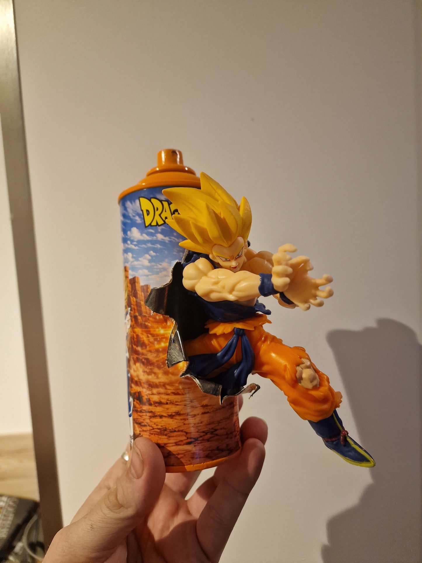 Bombe de peinture custom dragon ball z – Figurine sangoku pop culture artisanale
