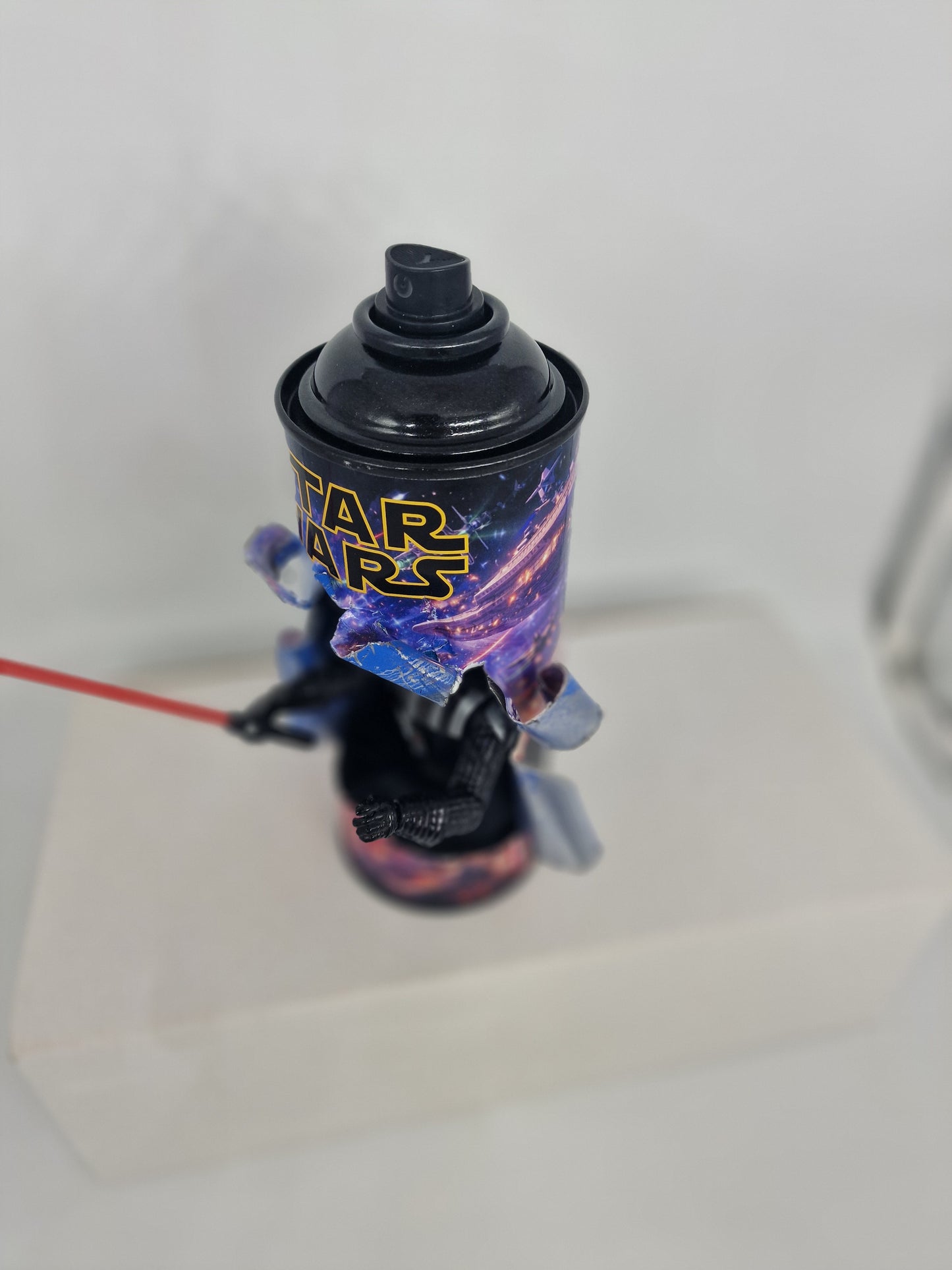 Bombe de peinture custom star wars – Figurine dark vador pop culture artisanale