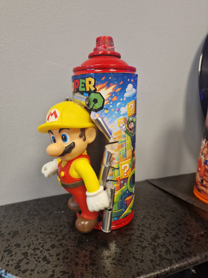 Bombe de peinture custom nintendo  – Figurine mario pompier  pop culture artisanale